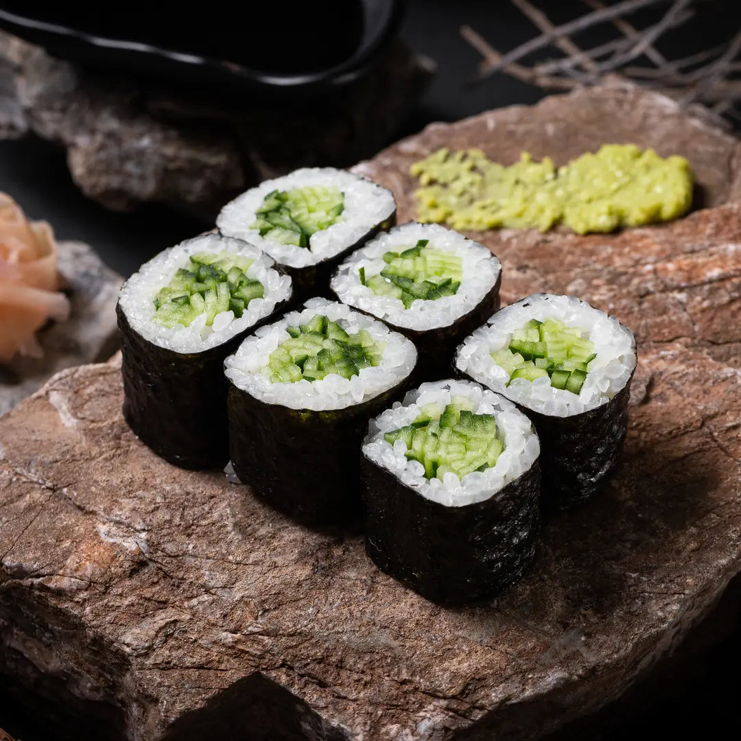 Cucumber maki roll